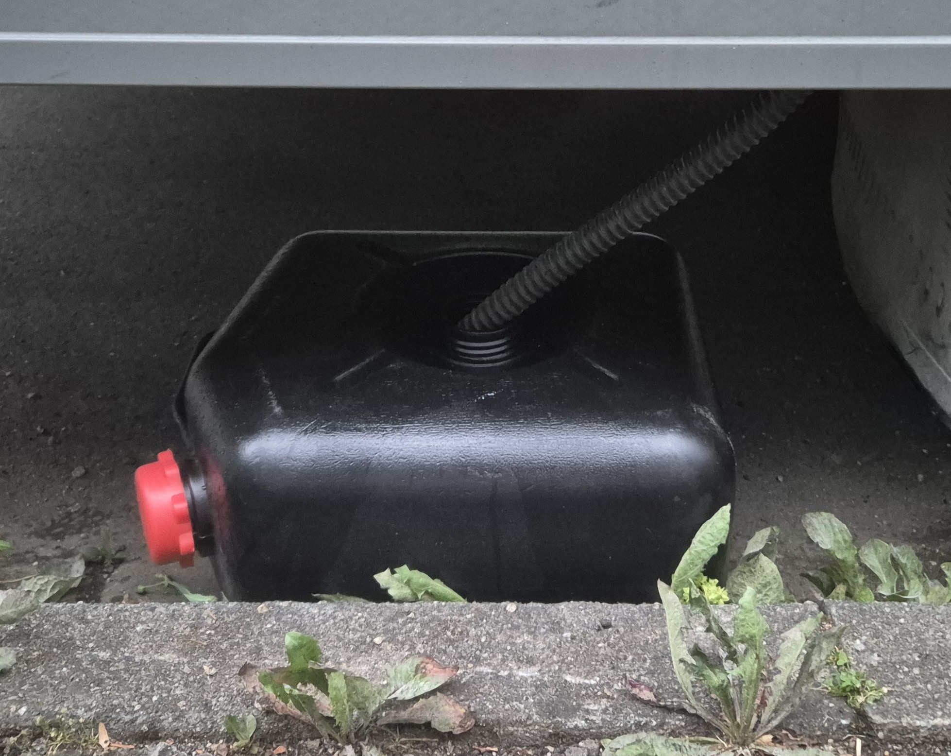 Abwassertank außen