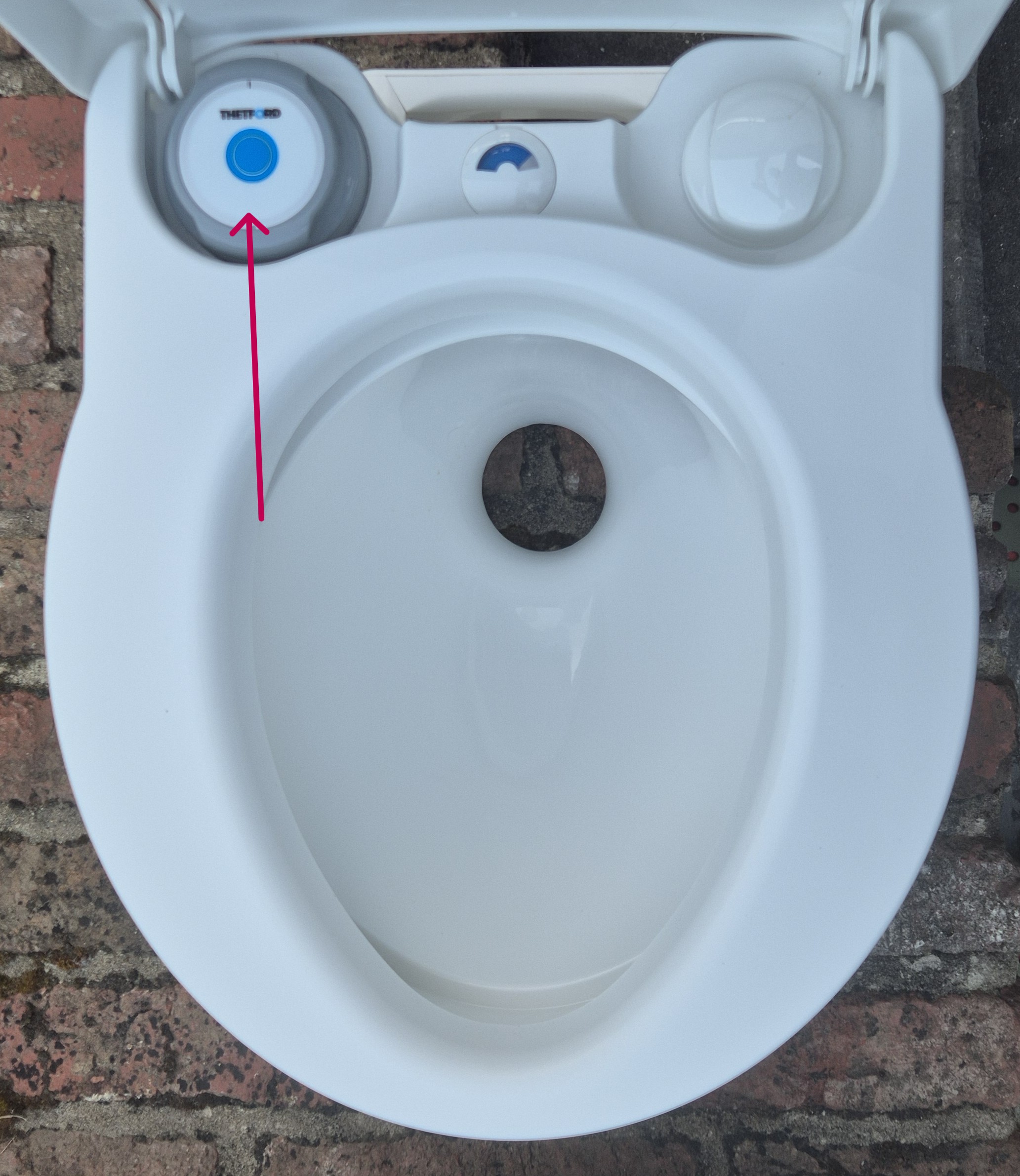 Toilette abspülen