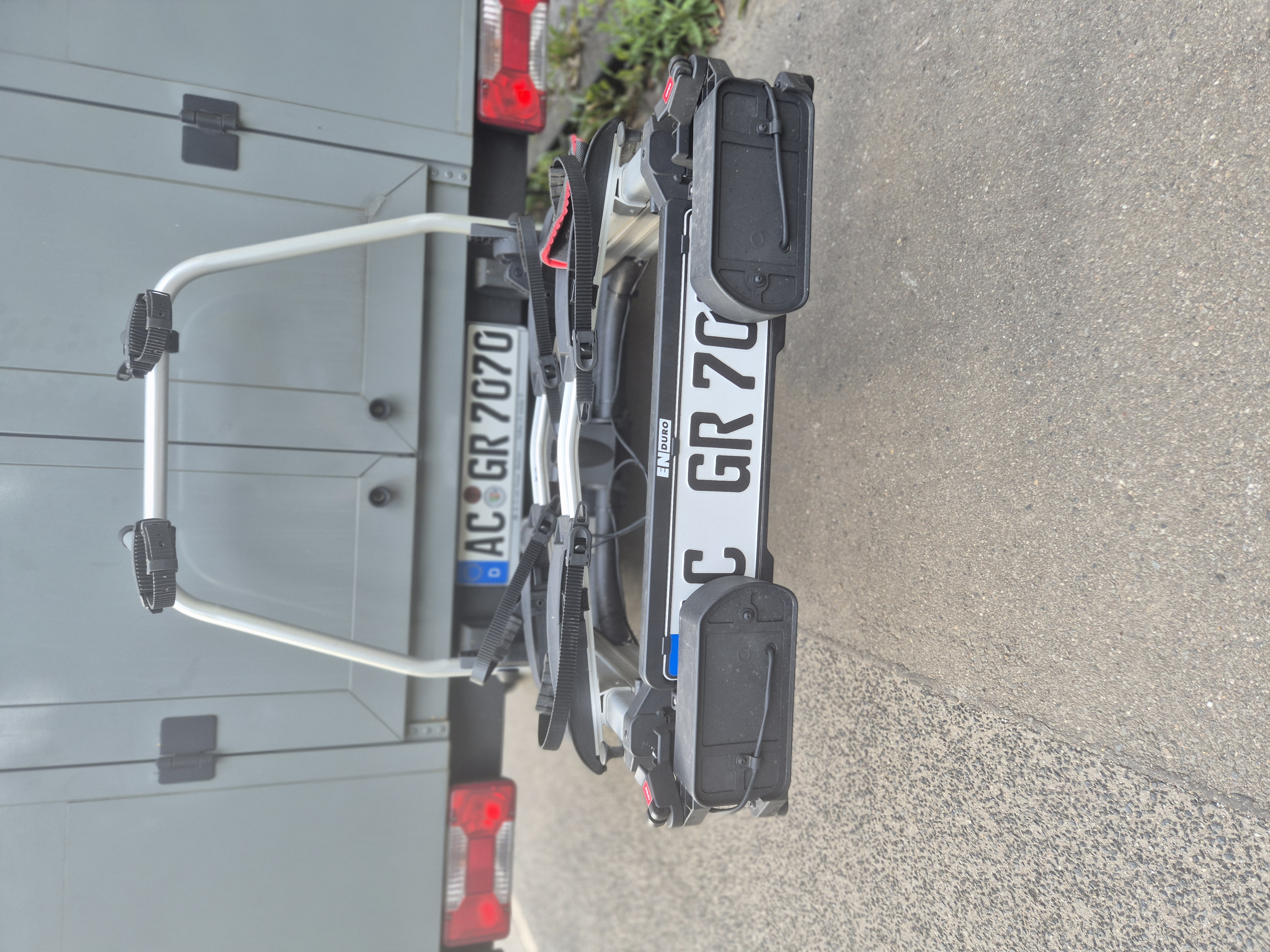 Der Fahrradträger montiert
